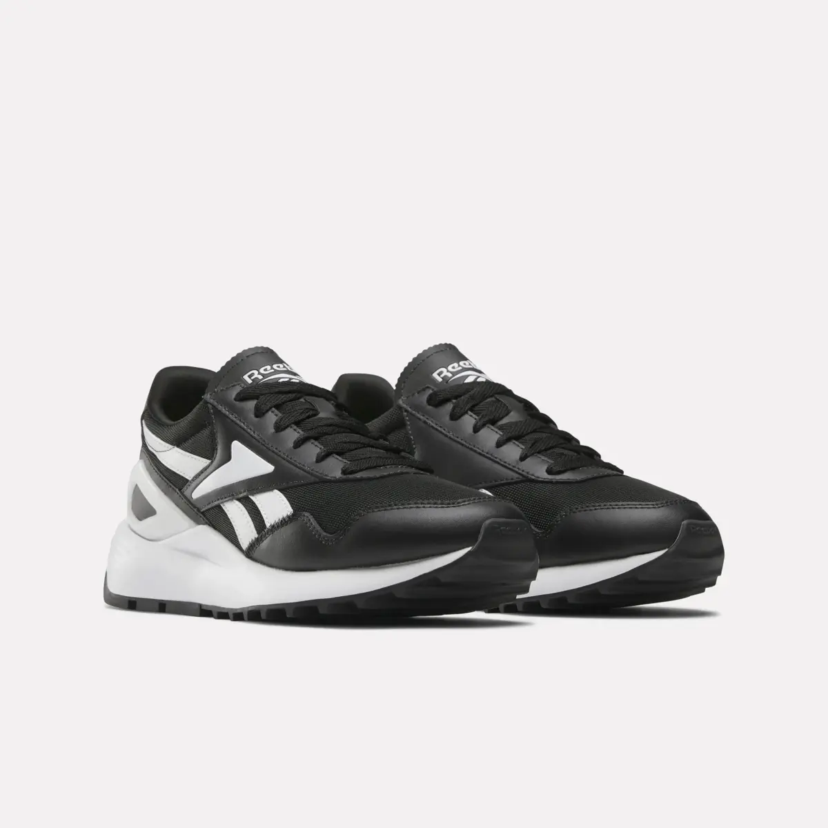 Chaussures International pour femmes